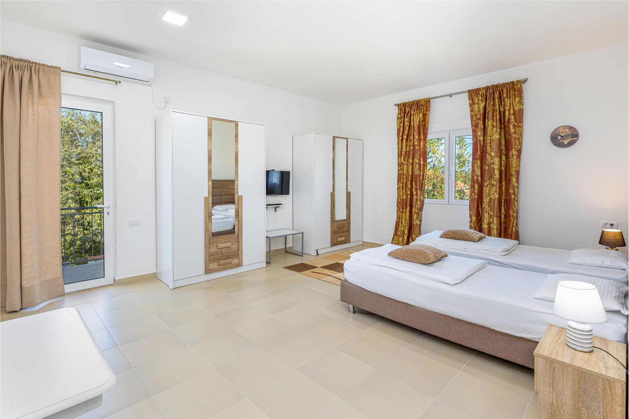 Apartments Lustica Radovici Phòng bức ảnh